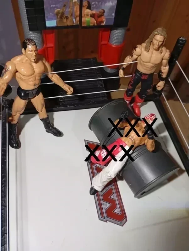 Figuras WWE: Batista y Edge + Barril de Combate - Excelente Estado